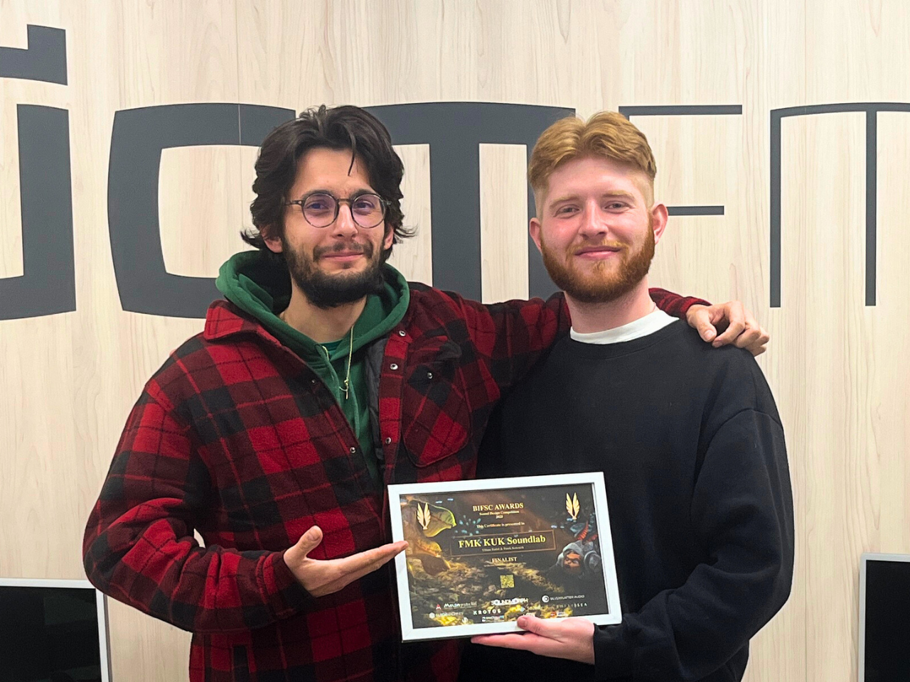 Študent a pedagóg z FMK sa prebojovali do finále prestížnej súťaže pre zvukových dizajnérov v Berlíne
