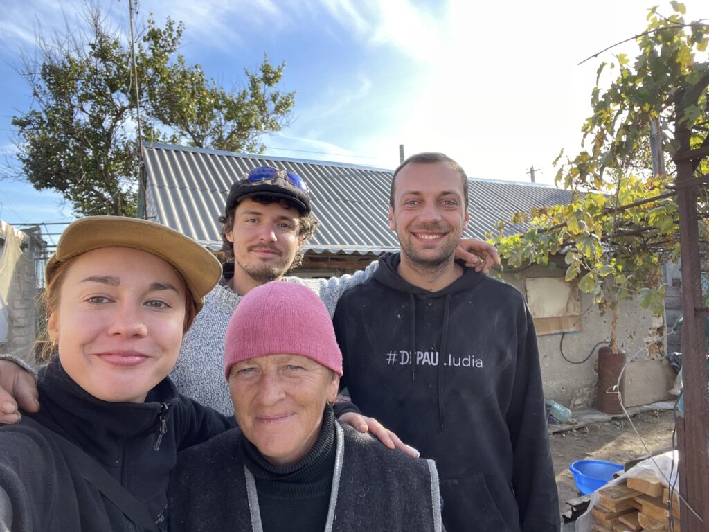 zuzka kulhova radost z novej strechy 1024x768 1 | WebJET CMS